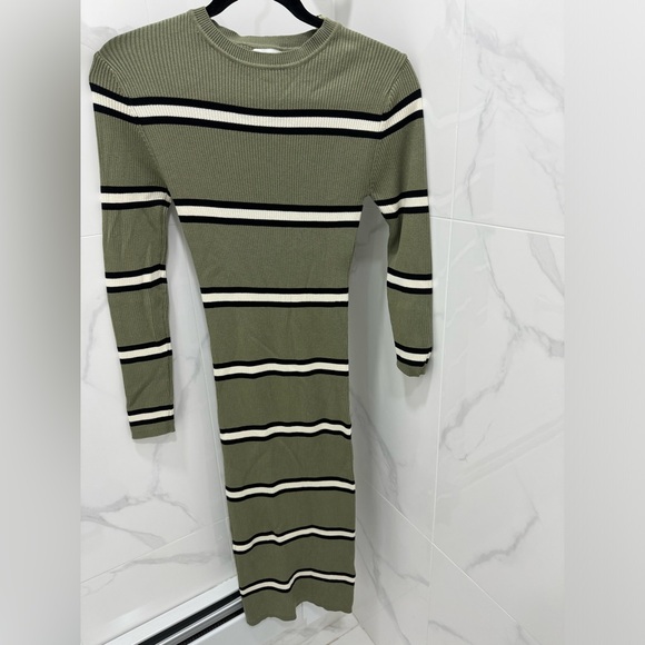 Striped long sleeve maxi dress. Never worn!! Size xs - Picture 1 of 1